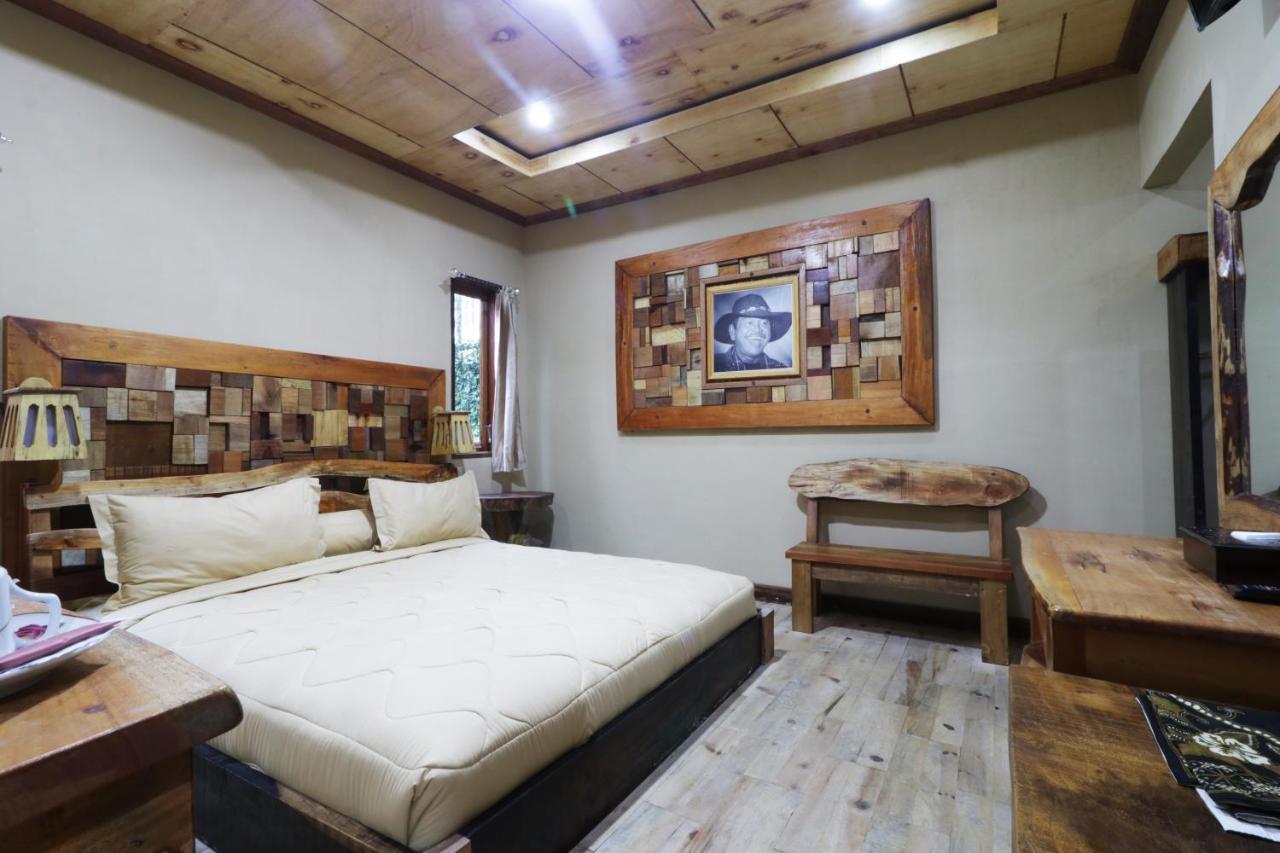 อัลลอยนา คันทรี คอตเทจ Hotel เบอราสตากี ภายนอก รูปภาพ