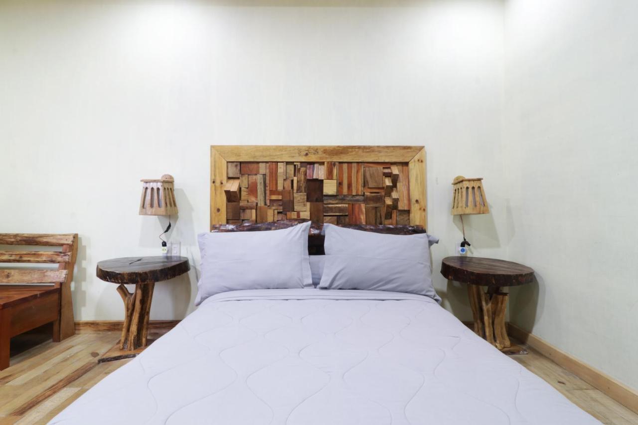 อัลลอยนา คันทรี คอตเทจ Hotel เบอราสตากี ภายนอก รูปภาพ